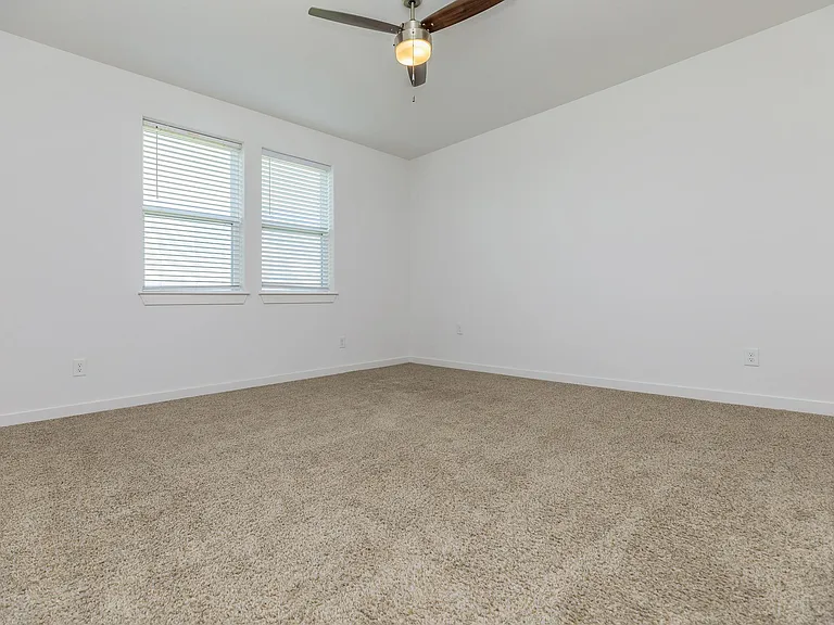 433 Ll — Photo 6