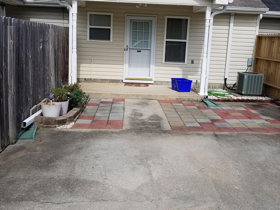 2nd image of 2921 Frost Dr SW