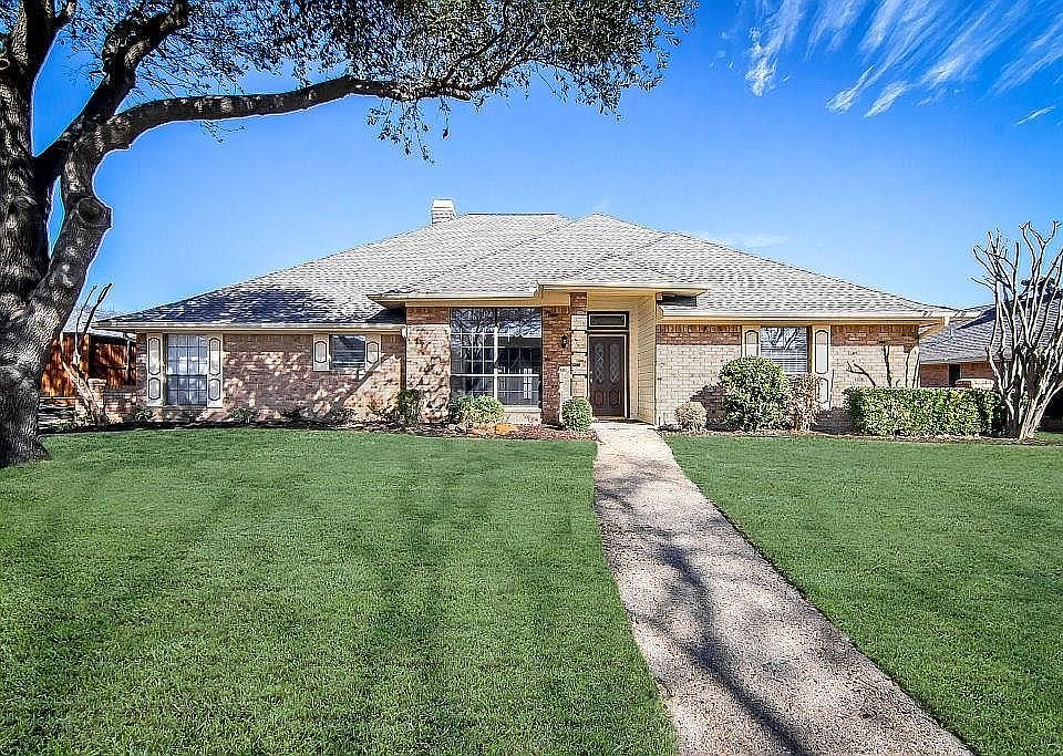 1st image of 2513 Loch Haven Dr
