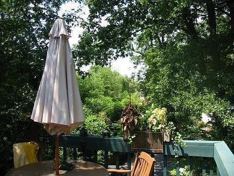 Spacious Deck living