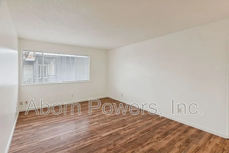 Building Photo - 1215 Williams Way #6