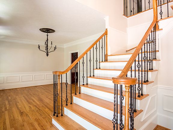 4th image of 10235 Carleigh Ln