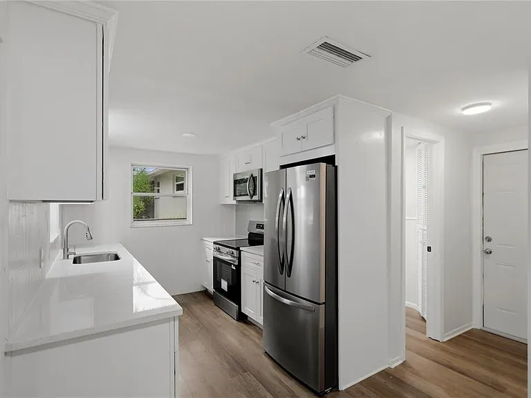 5165 Greenwood St — Photo 13