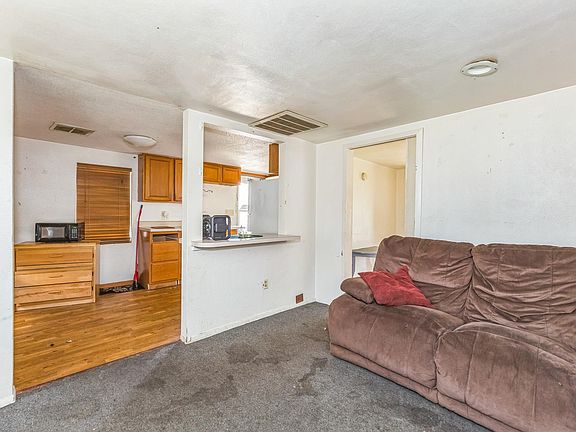 3rd image of 3324 Parkside Ave