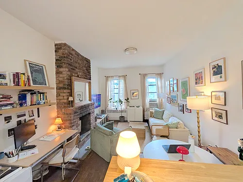 466 W 23rd St #3R Photo 1