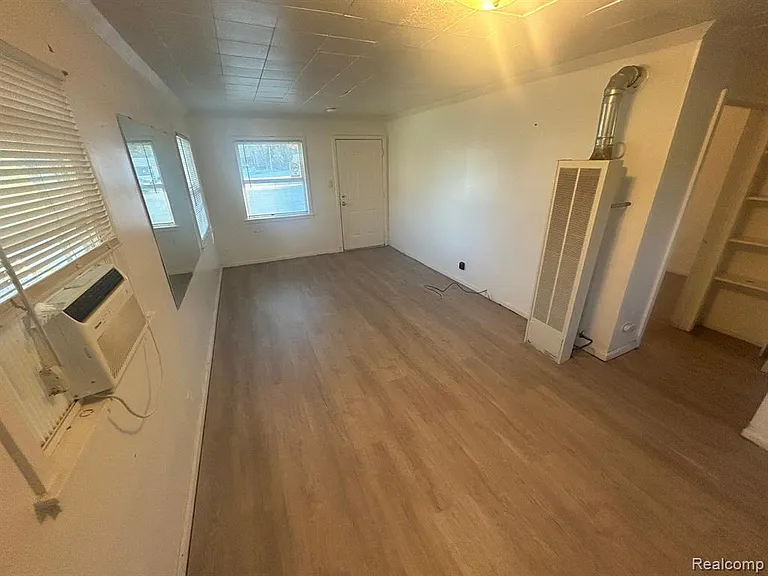 3461 Duffield White — Photo 4