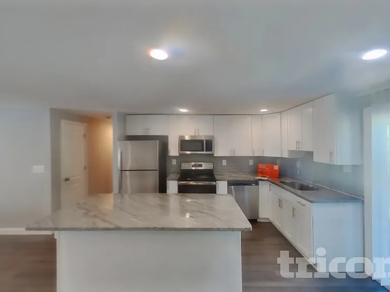 808 Ruxshire Dr — Photo 6