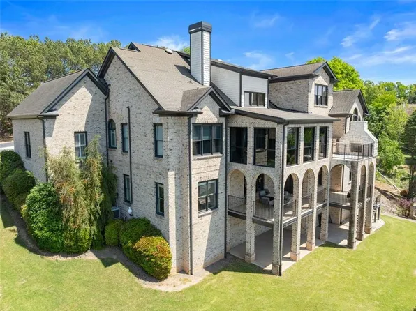 2771 Point Overlook, Gainesville, GA 30501