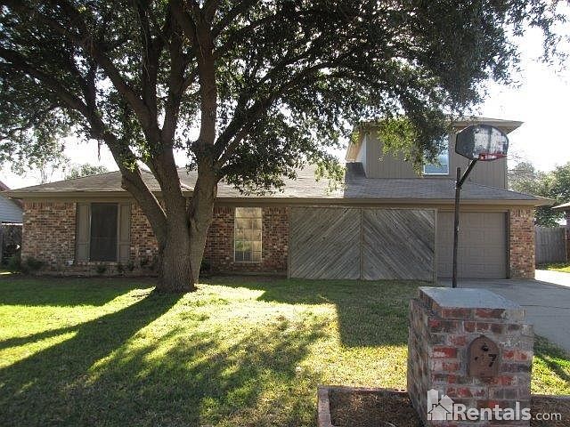 1st image of 717 Vaughn Dr