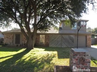 717 Vaughn Dr, Burleson, TX 76028