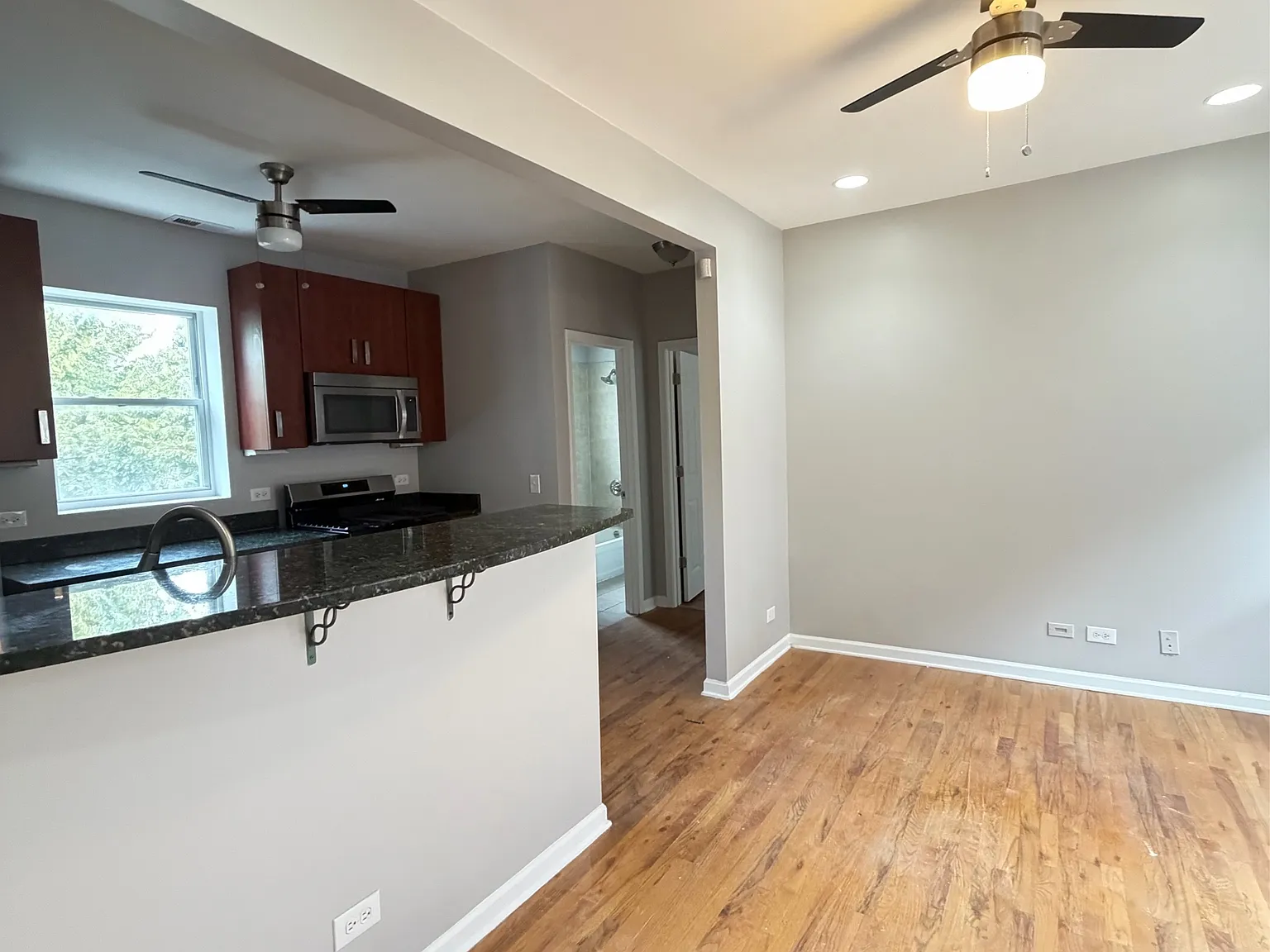 9118-9124 South Dauphin Avenue - 9120-2E — Photo 1