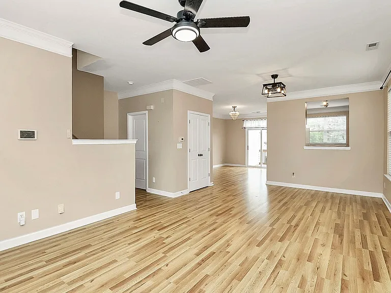 8324 Scotney Bluff Ave — Photo 4