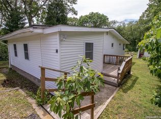 14 Clarence Ave, Pawcatuck, CT 06379