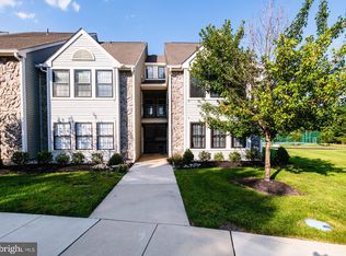 8 Sheffield Dr, Marlton, NJ 08053