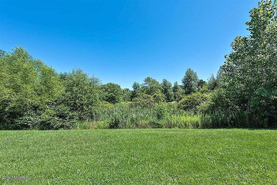 1st image of 19253 White Pine Dr