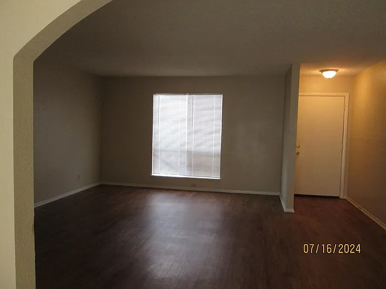 4431 Myrna Dr — Photo 6