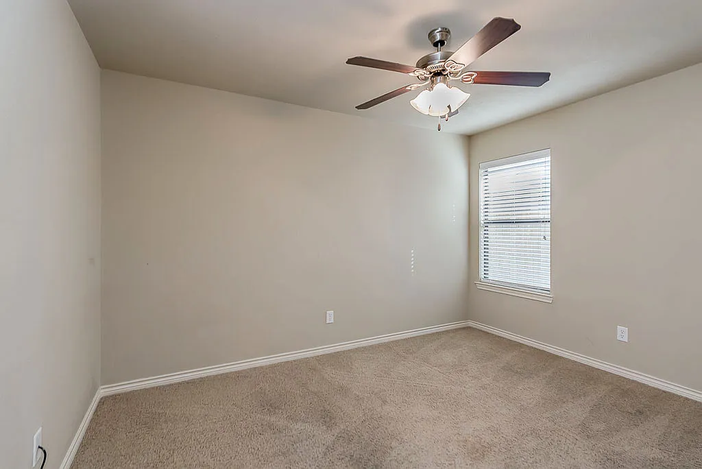 3 bed, 1417 sqft, $1,925 — Photo 4