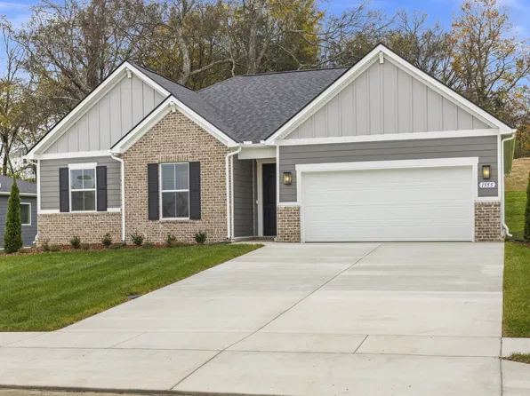 1546 Oak Springs Dr, Columbia, TN 38401