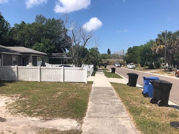 5th image of 3116 17th Ave S