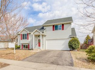 907 11th St, Farmington, MN 55024