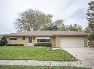 4528 Longmeadow Ln, Rockford, IL 61108