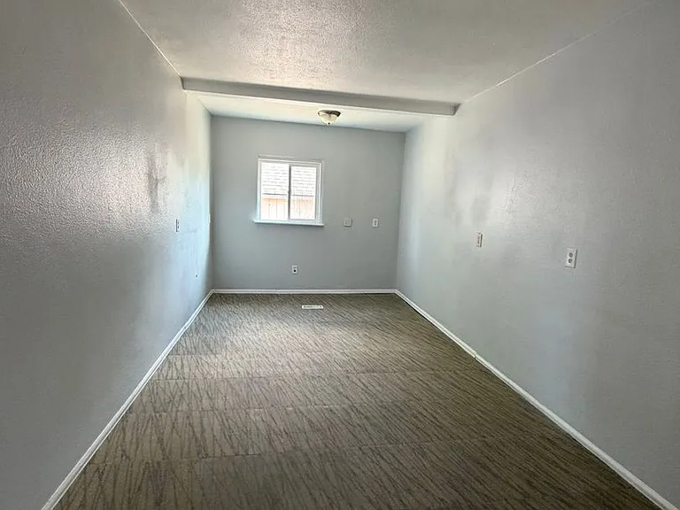 213 W Illinois Ave #A — Photo 12