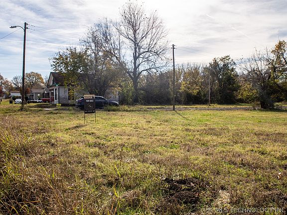 2nd image of 800 S 5th St