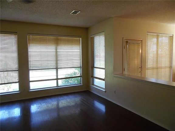 4th image of 1104 Lakefield Dr