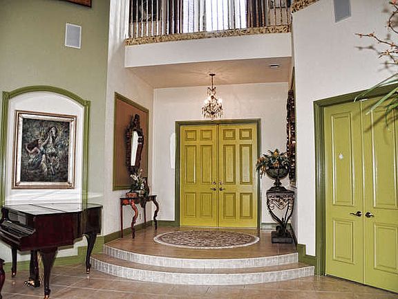 2nd image of 10596 Versailles Blvd