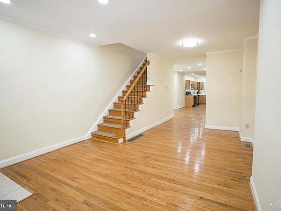 2nd image of 2321 E Boston St