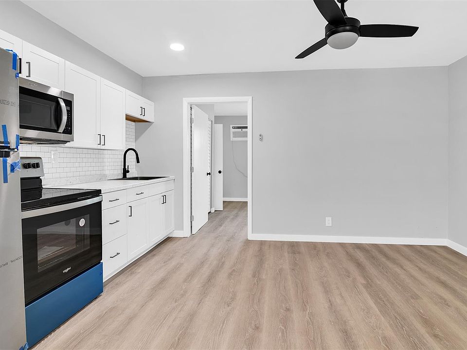 1st image of 1841 Adams St Unit 4