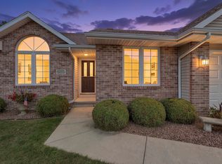 3429 E River Dr, Green Bay, WI 54301