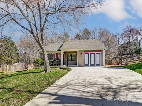 13703 Linthorpe Ct, Pineville, NC 28134