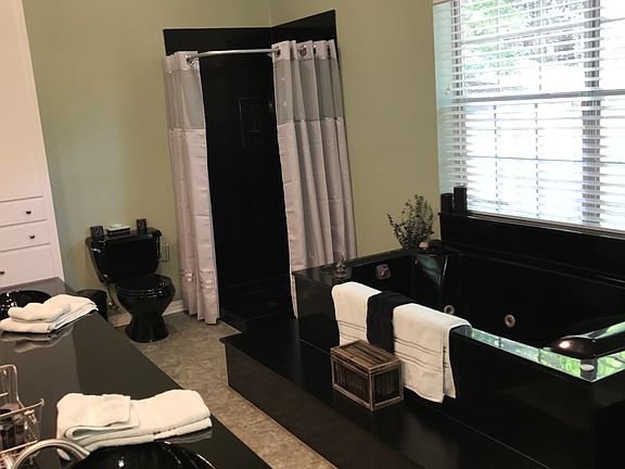 2nd image of 132 Trace Cir