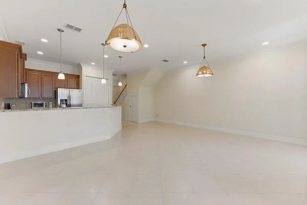 6109 NW Kendra Ln — Photo 4