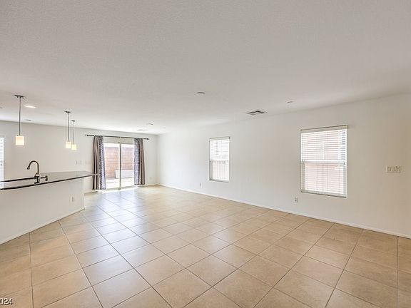 5th image of 917 Harbor Ave