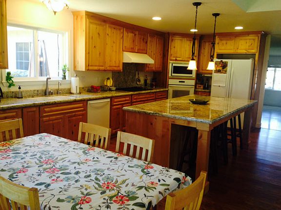 2nd image of 515 W San Martin Ave