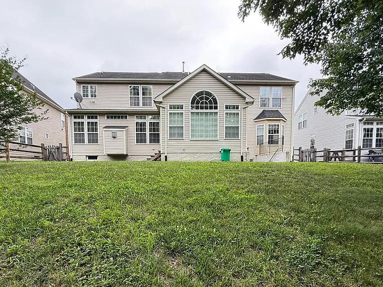 4415 Medallion Dr — Photo 49