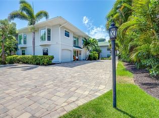 392 7th Ave S #4, Naples, FL 34102