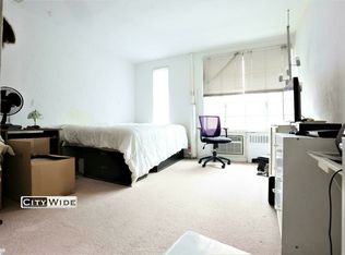 52 W 8th St FRNT 1, New York, NY 10011