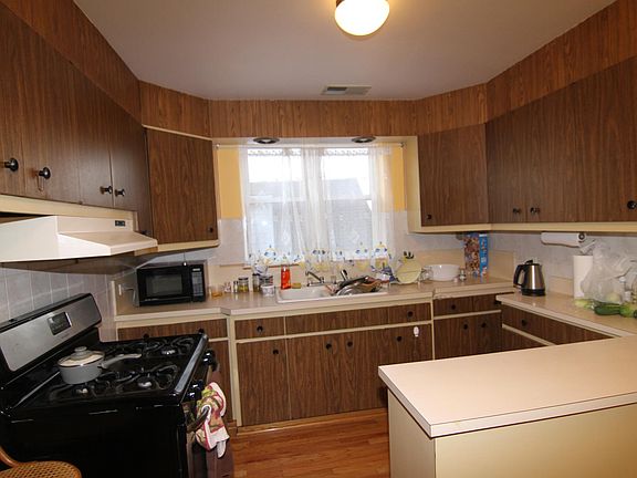 5th image of 4431 N Melvina Ave #2
