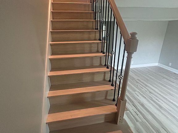5th image of 125 Creekside Ct