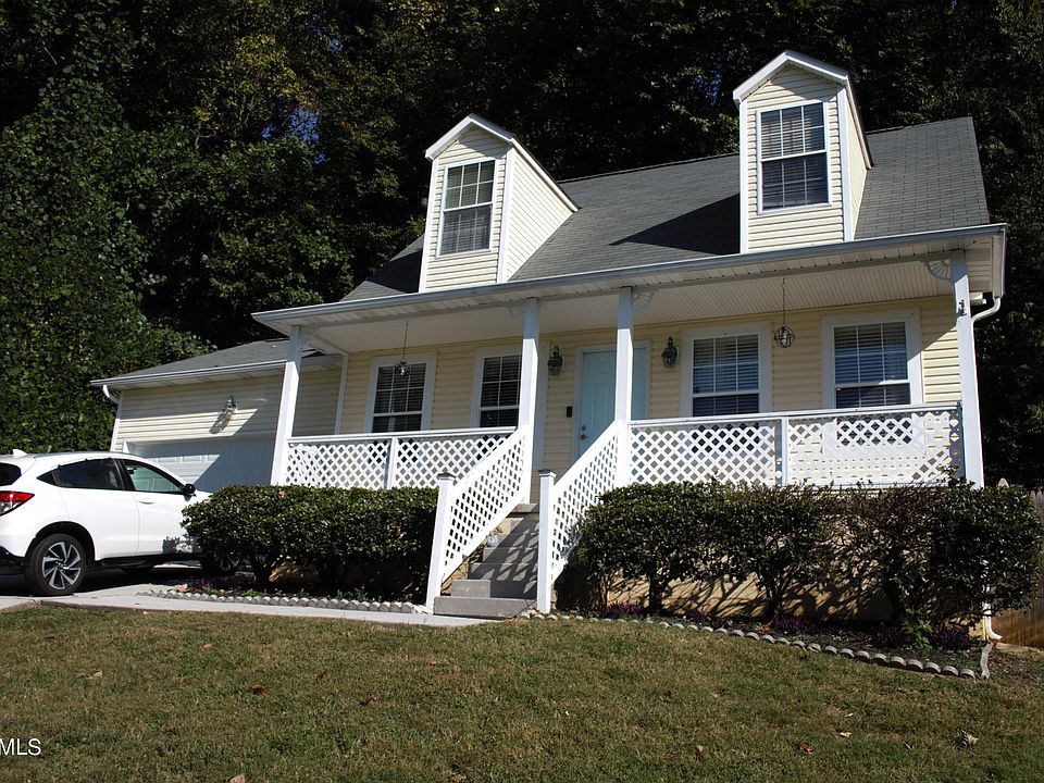 1st image of 737 Settlers Pond Way