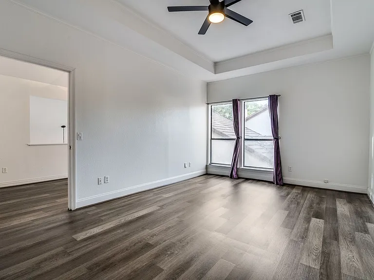17018 Planters Row — Photo 13