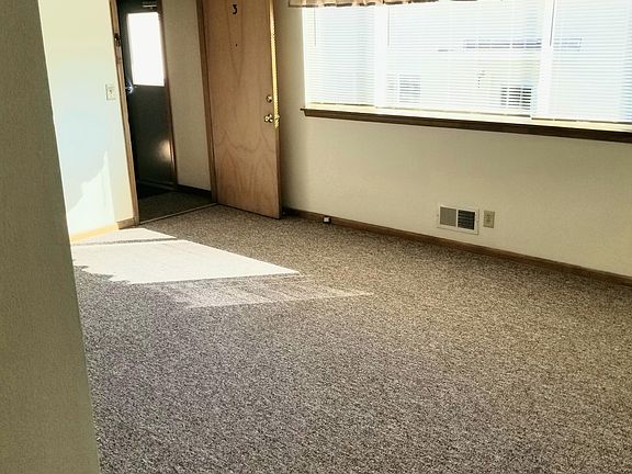 2nd image of W169N8916 Hoyt Dr APT 4