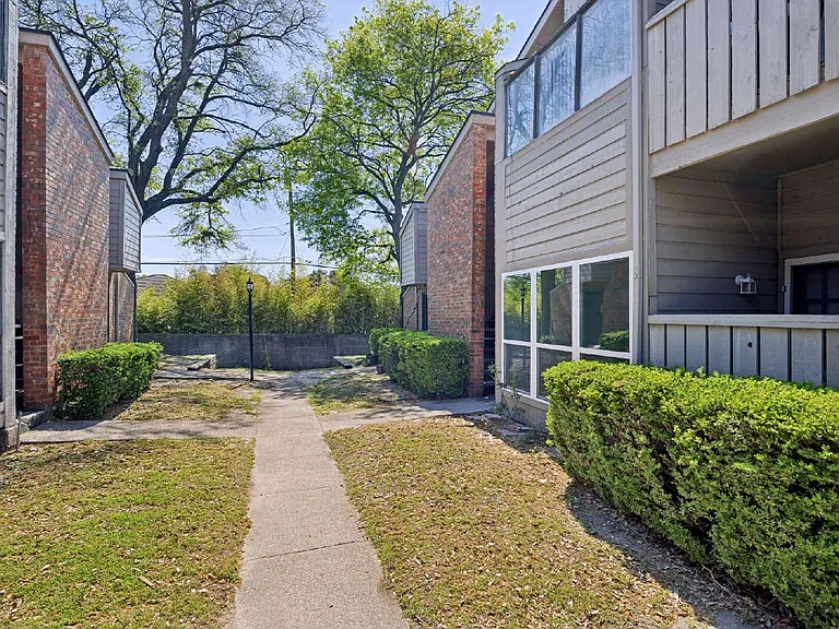 9254 Forest Ln #703 — Photo 3