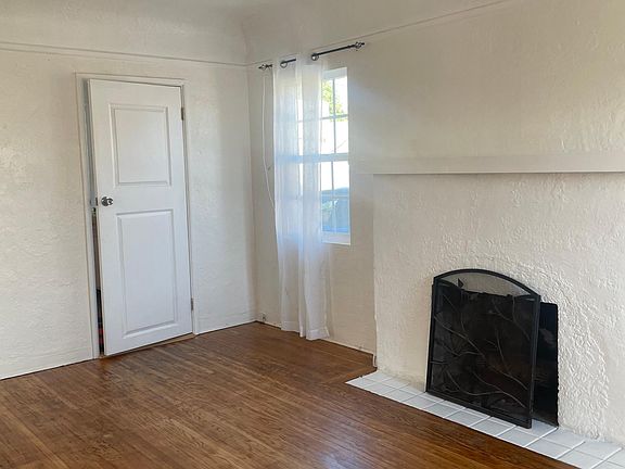 3rd image of 141 W Vince St