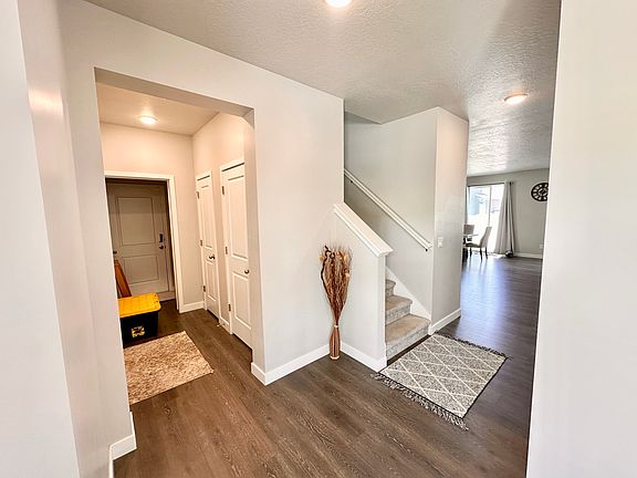 5th image of 1529 W Oakbrook Dr