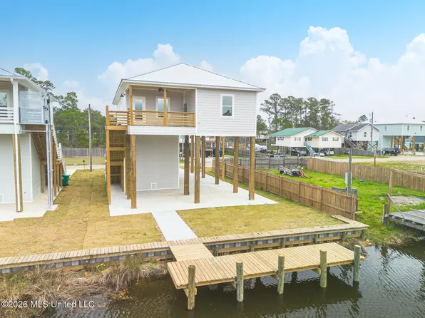 5049 Georgia St, Bay Saint Louis, MS 39520