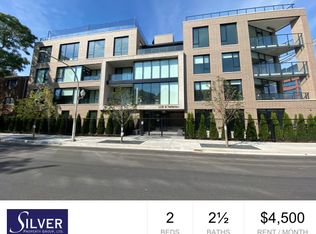 1118 W Patterson Ave #206, Chicago, IL 60613